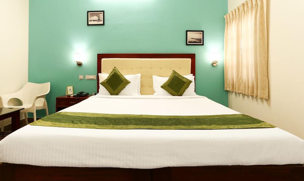 Treebo Grace Inn, 3 Min Walk From Promenade Beach Pondicherry Exterior photo